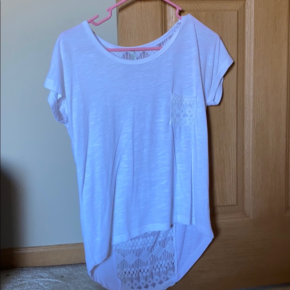White t-shirt